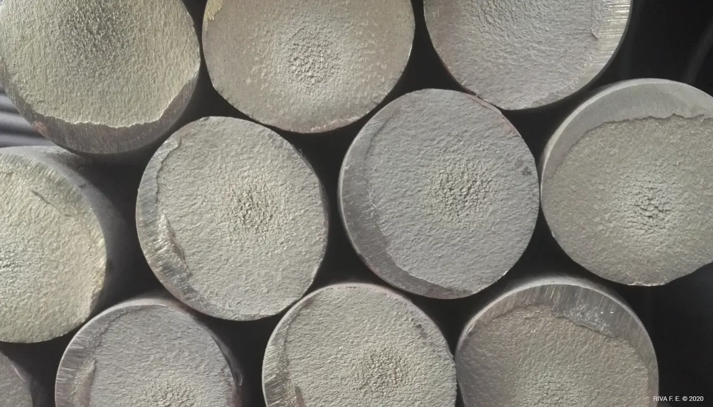  Hot rolled round steel bars