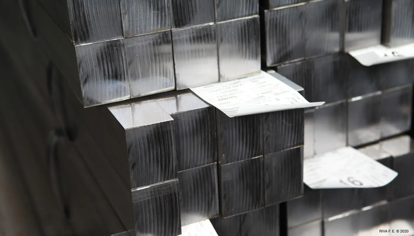 GEZOGENE FLACHSTÄBE